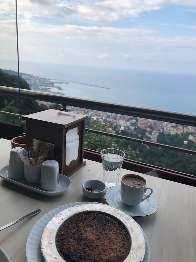 Kahvaltıda kahvaltılık yerine tatlı yenir mi?