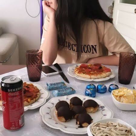 İlk buluşmada yemek mi yoksa tatlı mı tercih edersiniz?