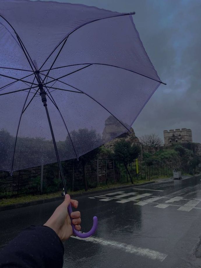 İçimde kırk kadın, kırkı da yabancı, kırkı da öteki🤎
