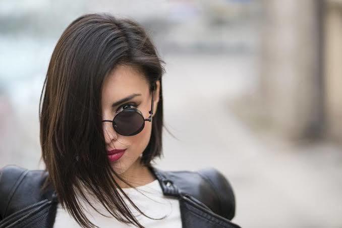 Bir tarafı uzun bir tarafı kısa saç modelini nasıl buluyorsunuz?