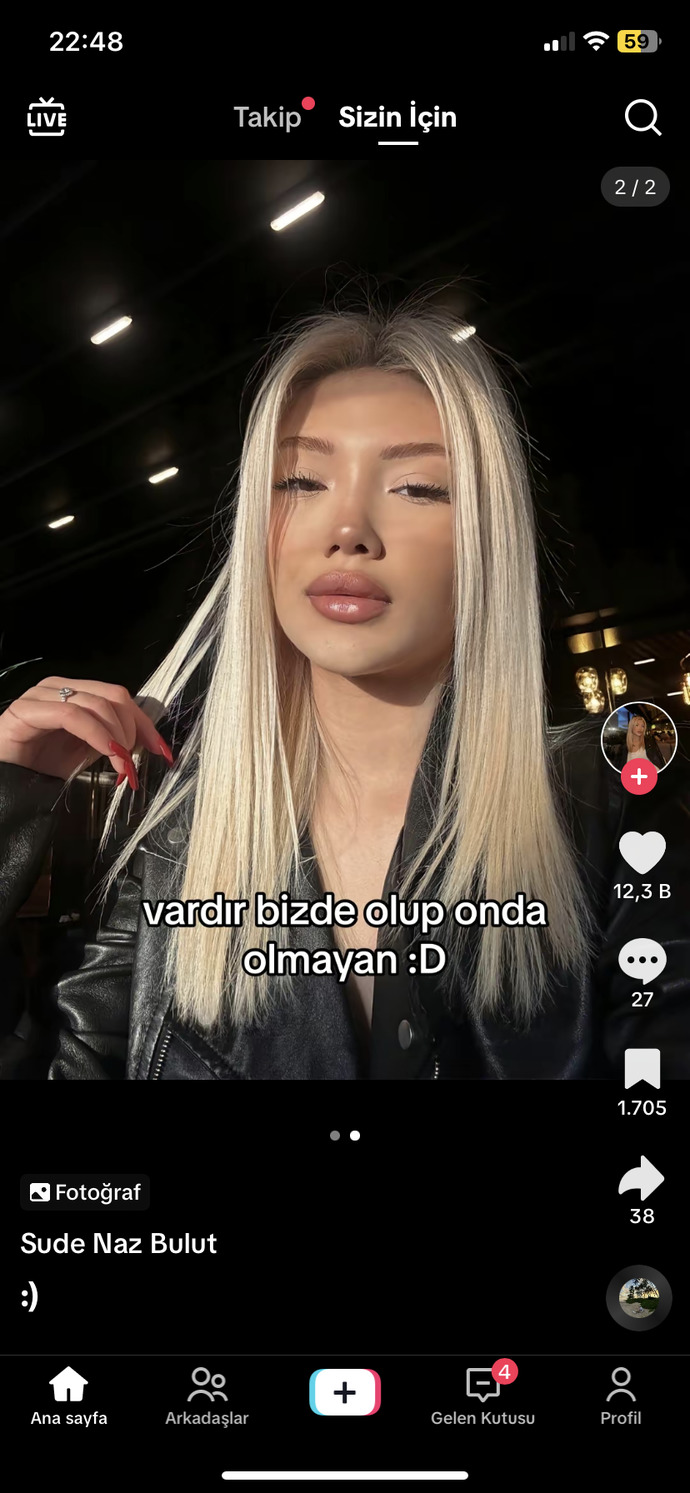 Bu sarı saç mı kumral mı daha güzel gelir erkeklere?