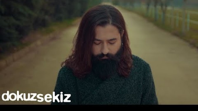 Yağmur yağarken bu şarkıyı dinliyordum, çok hoşuma gitti, paylaşmak istedim. Siz de size iyi gelen bir parçayı paylaşır mısınız?