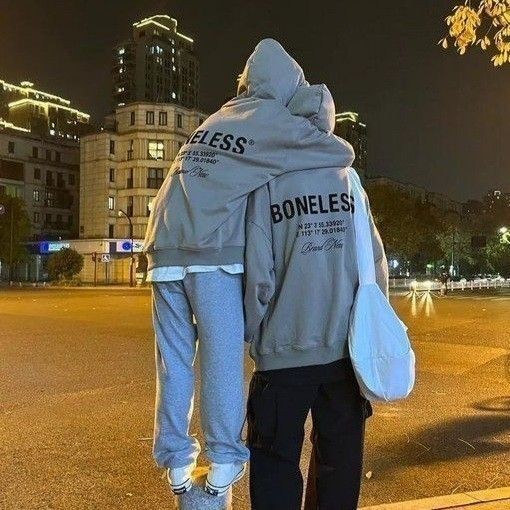 Tospik tospik yürüyüşün, kısa boyun var diye şaka yapan sevgiliye ne denir?