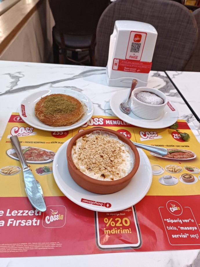 Bir buçuk İskender ve 3 çeşit tatlı söylemek absürt bir durum mu?