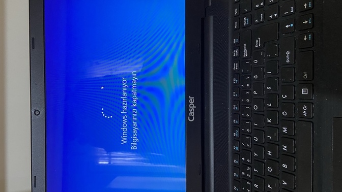 Pc m arasıra böyle kalıyor bunun çözümü var mı?