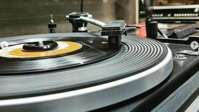 Pikaba olan ilgi yakında CD çalar ve kaset çalarlar için de olur mu? Yoksa bu ilgi sadece pikapta mı kalır?