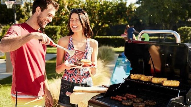 Mangal yakamayan erkek mi, yemek yapamayan kadın mı daha beceriksizdir?