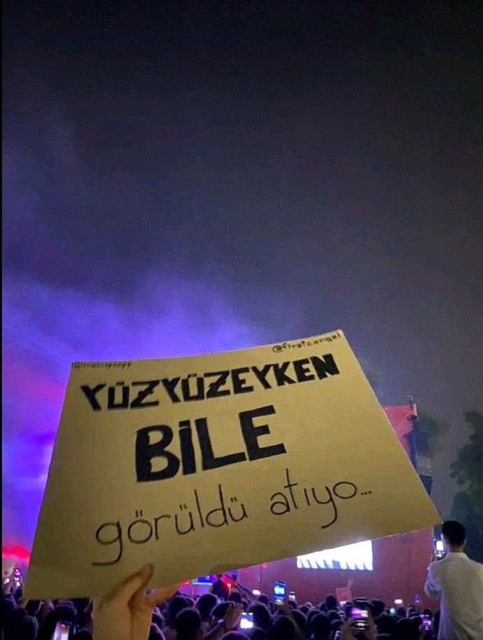 Eski sevgiliniz yazsa ya da arasa cevap verir misiniz?