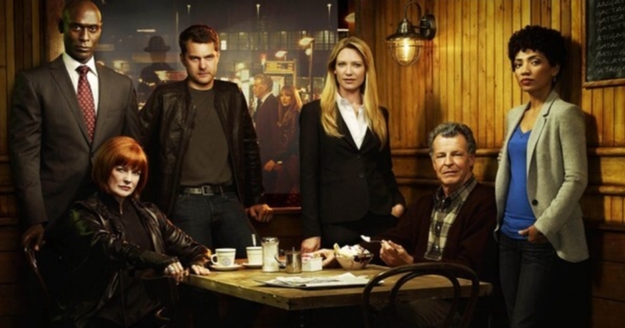 Fringe 5 sezonluk bir dizi...