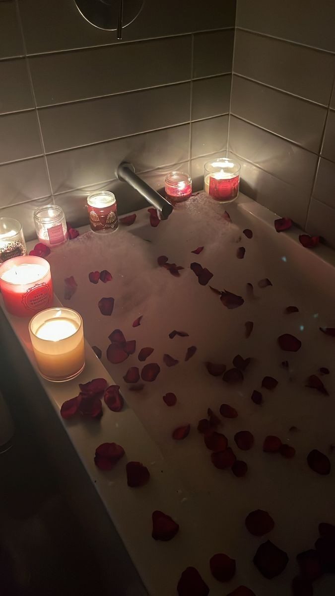 Romantik jestler yapan erkekler kadınların gözünde artık basit mi?