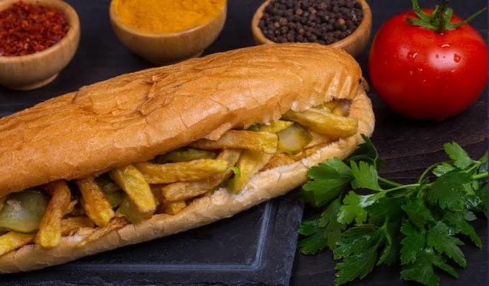 Patates kızartmasını ekmek arası mı yoksa tabakta yemeyi mi seversiniz?