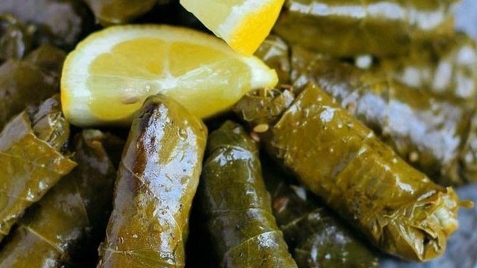 Yaprak sarması yapmanın en zor yanı nedir?