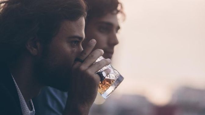 Arkadaşım dediğiniz kişinin sizi kullanmaya çalıştığını fark etseniz nasıl tepki gösterirsiniz?