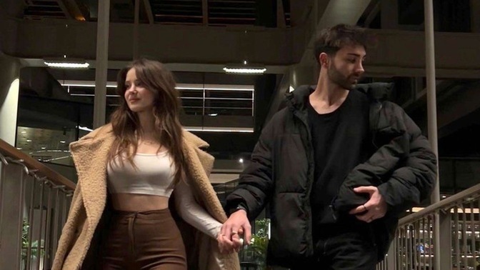 Giyinmeyi bilmeyen karşı cins sevgilin olabilir mi?