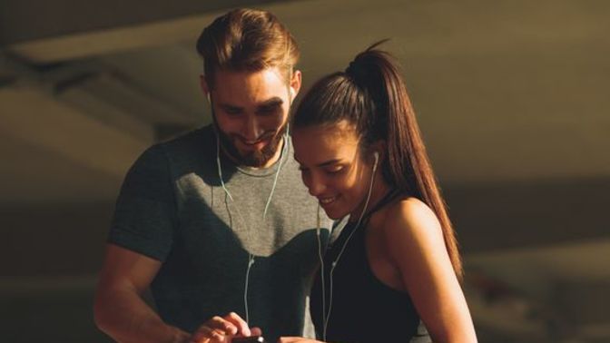 Sizce birinden hoşlanmak için ortak müzik zevki aramak mantıksız mı?