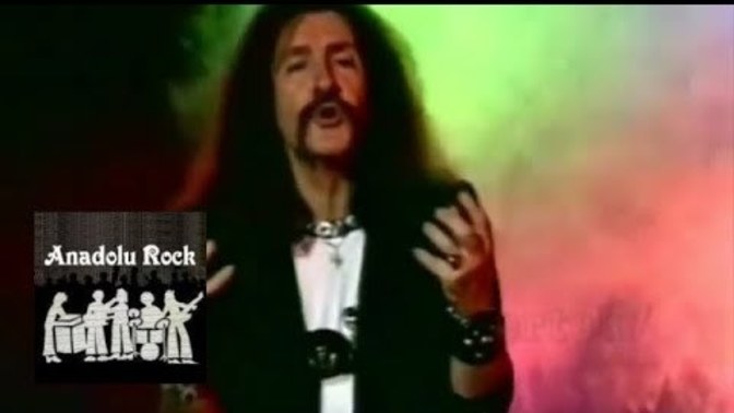 Barış Manço aramızdan ayrılalı 25 sene oldu! Şarkılarını sever miydiniz? Barış Manço denilince aklınıza ilk ne geliyor?