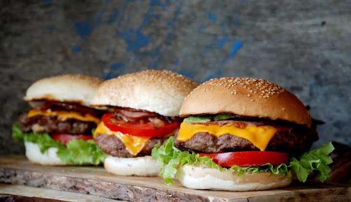 Evde hamburger yapmak, dışarıdan almaktan pahalıya mı gelir?