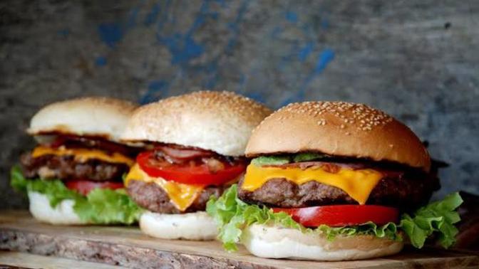 Evde hamburger yapmak, dışarıdan almaktan pahalıya mı gelir?