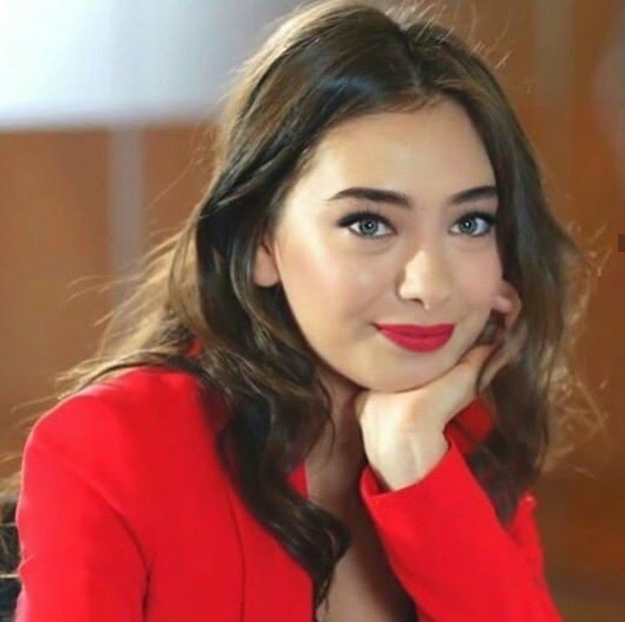 Konuşma ve sohbetlerinizde donuk ve ifadesiz biri misiniz, elleriniz ve mimiklerinizle muhabbete coşkuyu siz mi katarsınız ☺️✨?