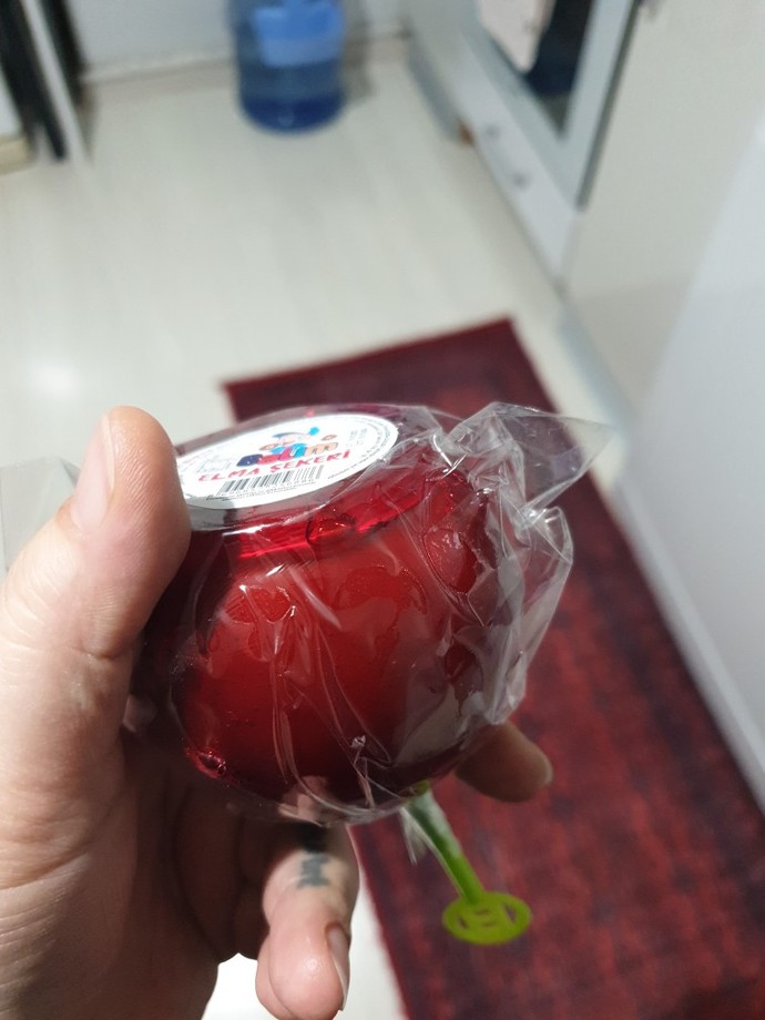 Elma şeker sever misin?