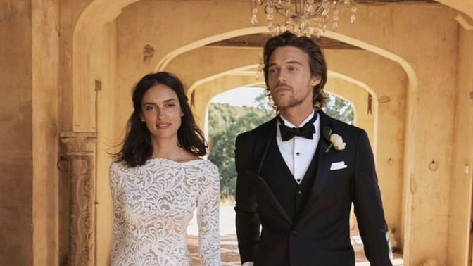 Aşkla yaşanan uzun ömürlü evliliğin sırrı karı koca olarak gelecek kırk yıla mı, sadece âna mı odaklanmak 😍✨?