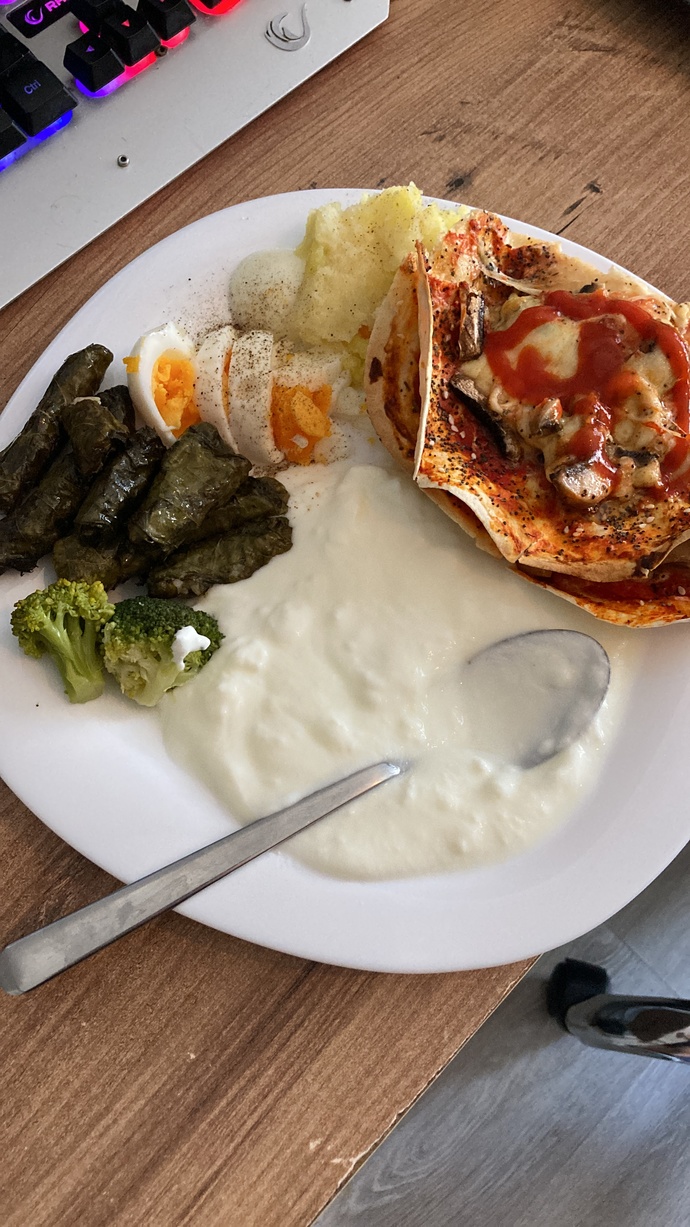 Siteden kiminle kahvaltı yapmak isterdiniz?