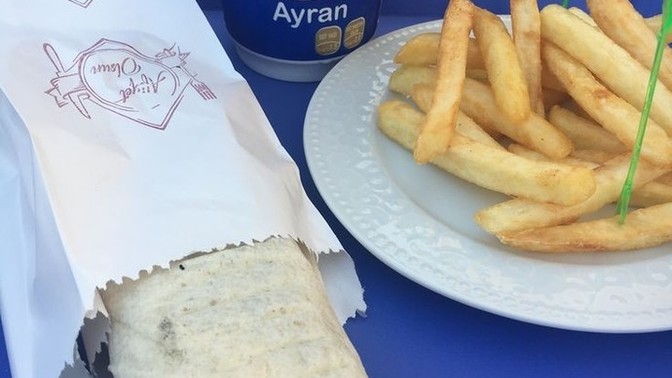 Döneri nasıl yemeyi tercih ediyorsunuz?