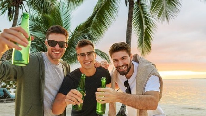 Erkek erkeğe yapılan tatil mi yoksa kız kıza tatil mi daha keyifli olur?