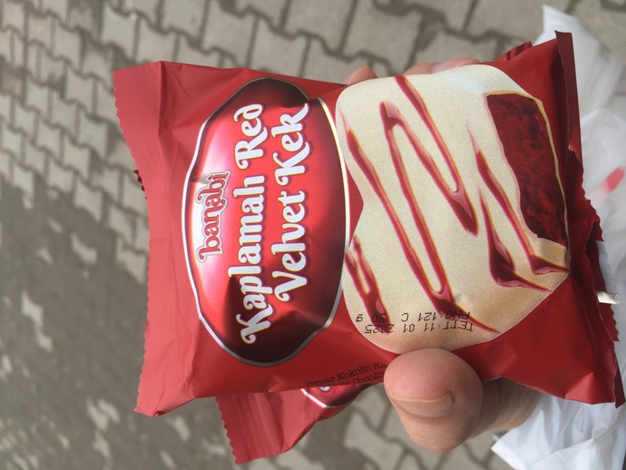 Gelecekteki eşime kalpli kek alsam sevinir mi?