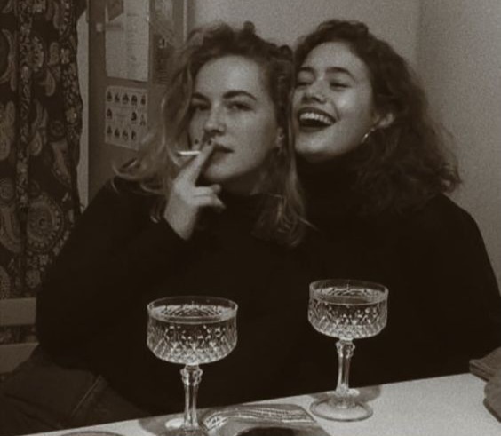 En yakın arkadaşla yapılan konuşmalar sizce de terapi gibi değil mi✨️?