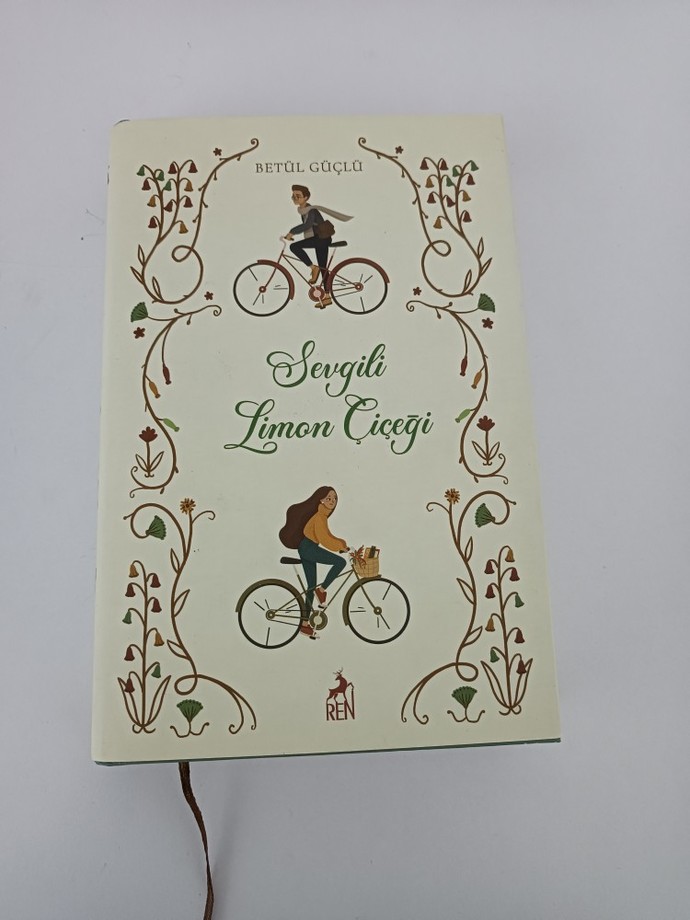Kitap okumaya nasıl başladınız? İlk hangi kitabı okudunuz?