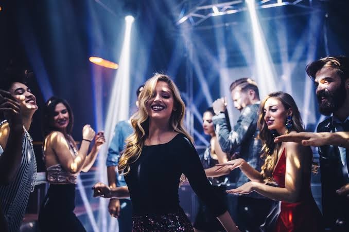 Duyduğunda yerinde duramadığın müzik var mı?