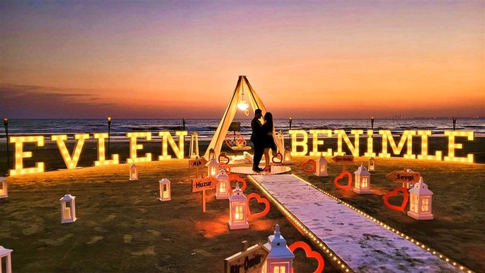 Sizce romantik bir evlilik teklifi nerde yapılmalı?