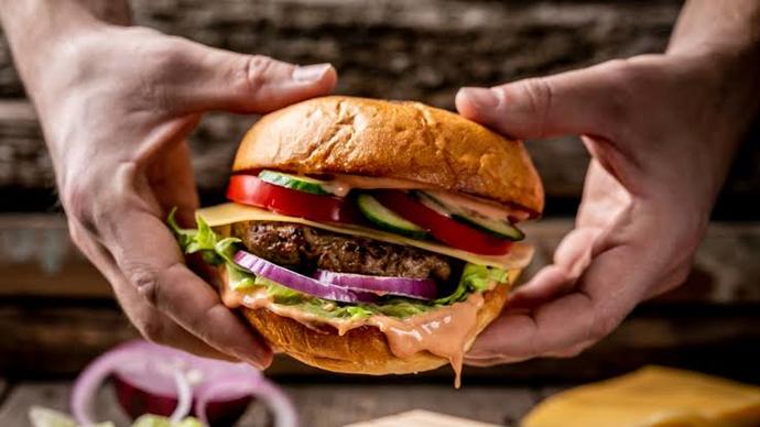 Hamburgeri çoğumuz seviyoruz ama senin hamburgerde eksik olsun dediğin bir malzeme var mı?