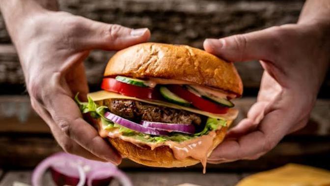Hamburgeri çoğumuz seviyoruz ama senin hamburgerde "eksik olsun" dediğin bir malzeme var mı?