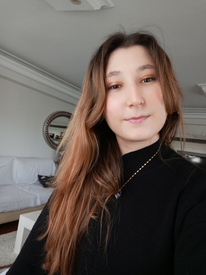 Makyajlı halinizi mi makyajsız halinizi mi daha güzel bulursunuz?