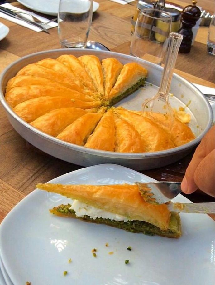 Gece yarısı canınız tatlı çekti ve evde yok. Ne yaparsınız?