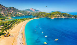 Sizce Türkiyeye gelen bir turist nereye giderse tatili mükemmel geçer?