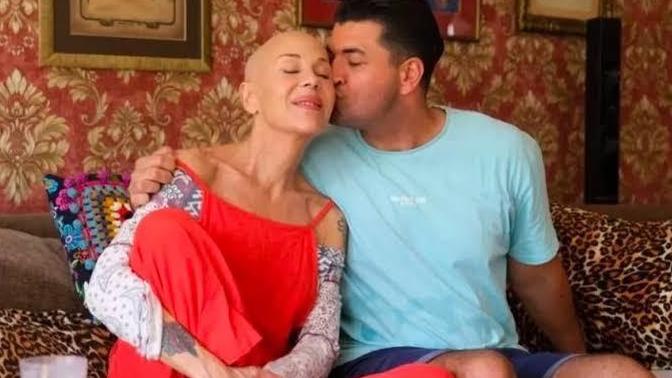 Ölmek üzere olsaydınız ve birine aşık olup onunla bir ilişki yaşasaydınız ona hasta olduğunuzu söyler miydiniz?