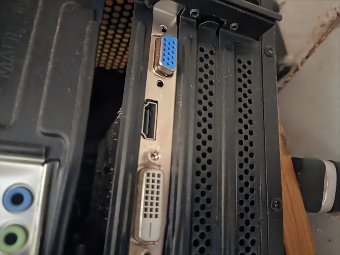 DP port girişi var mı bu kasada?