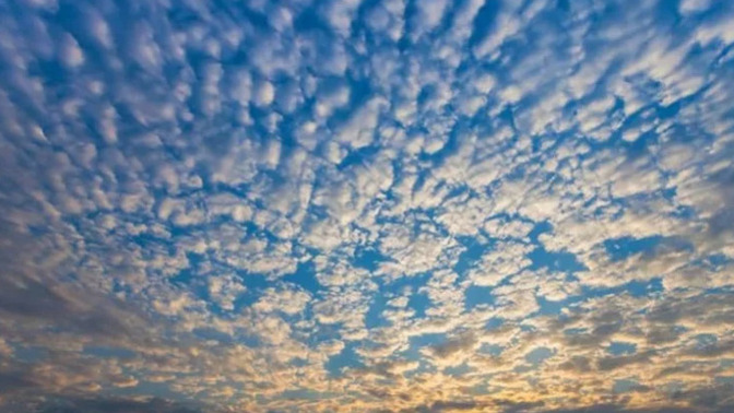İstanbul'da cirrocumulus bulutları oluştu. Bu görsel şölene tanıklık ettiniz mi?