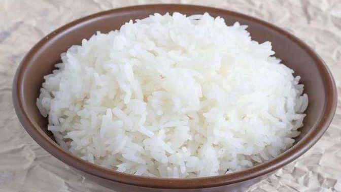 Bu sade pilava sadece iki malzeme ekleyebilirsin! Neler eklerdin?