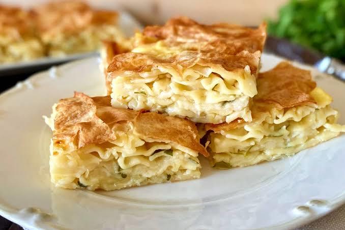 Makarnalı börek yapacağım tadı güzel oluyor mu?