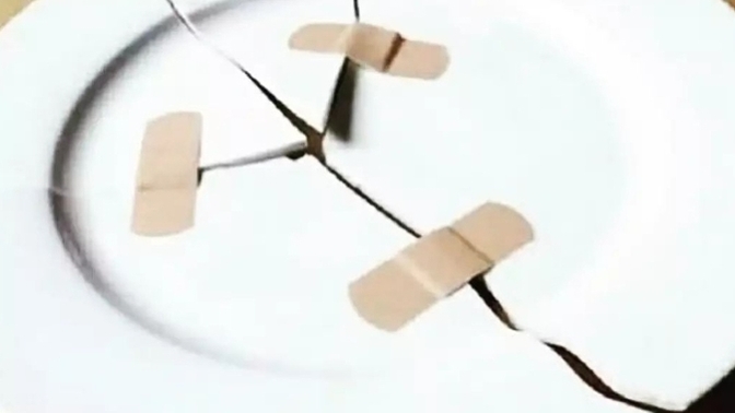 Tecrübe ederek öğreniyorsun illâki hayatı. Şimdiki aklın söylese ne yazar?