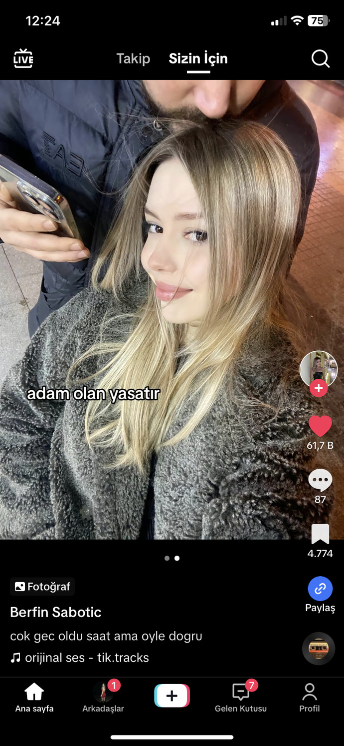 Kadında koyu saç sarı saçtan daha seksi değil mi?