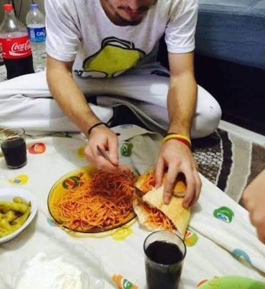 Pilavın/makarnanın yanında ekmek yiyor musunuz?