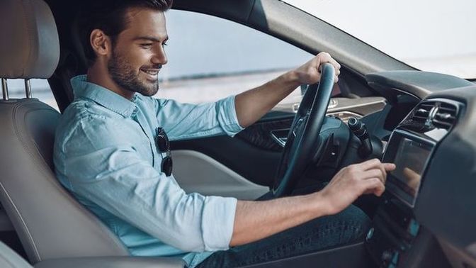 Erkeklerin araba sürüş şekli hoşuna giden var mı?