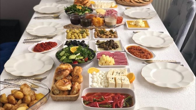 Kahvaltıda özellikle sevilen ama tercih etmediğiniz bir yiyecek var mı?