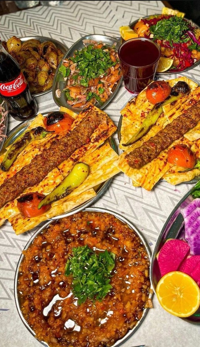 Acı seviyesi daha yüksek olan kebap hangisi?