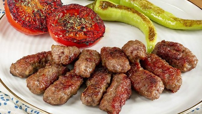 Hangi köfte daha lezzetli?